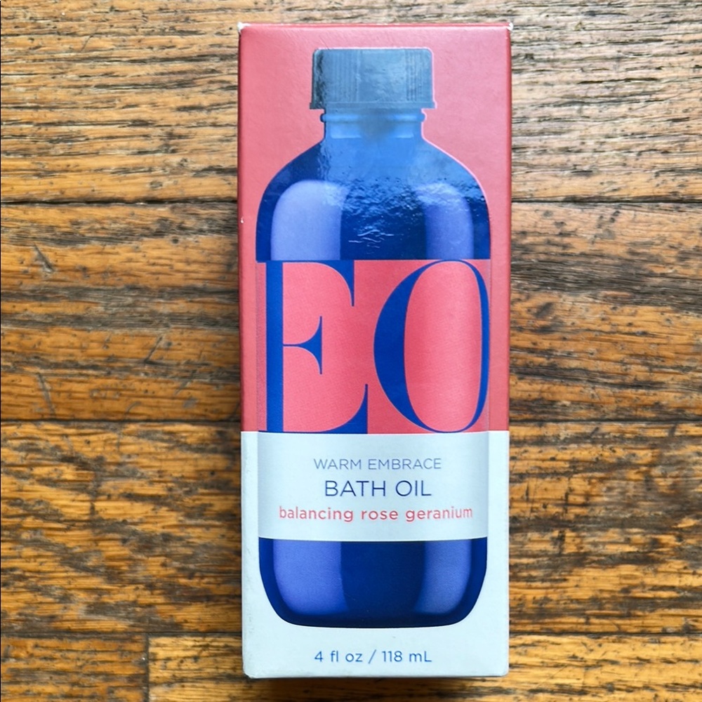 EO Warm Embrace Bath Oil in Rose Geranium. NIB 4 oz 🫧🌹
